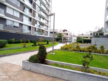 VENTA DE AMPLIO  DEPARTAMENTO EN CONDOMINIO EN LA MOLINA