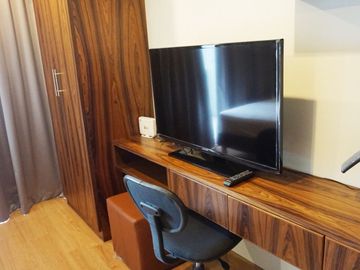 Convenient location condo for sale and rent in Nimman area, close to One Nimman,Maya shopping Mall,fully furnished ready to move in. From The Airport 