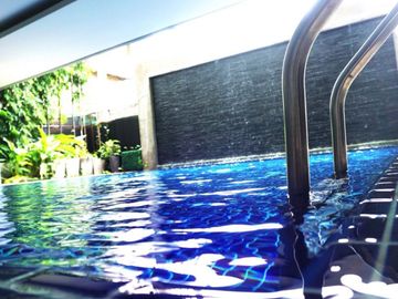 Convenient location condo for sale and rent in Nimman area, close to One Nimman,Maya shopping Mall,fully furnished ready to move in. From The Airport 