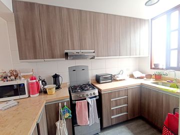 VENTA DE CASA - 2 PISOS MAS AIRES EN SURCO - URB. EL TOTORAL