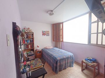 VENTA DE CASA - 2 PISOS MAS AIRES EN SURCO - URB. EL TOTORAL