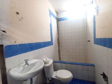 VENTA DE CASA - 2 PISOS MAS AIRES EN SURCO - URB. EL TOTORAL