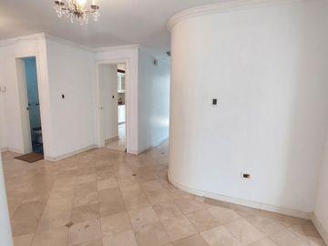 DEPARTAMENTO EN VENTA 184m2, 2 PARQUEDEROS SECTOR BATAN ALTO