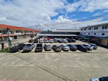 Commercial Building for Rent at Sri Arun Market Chiang Mai