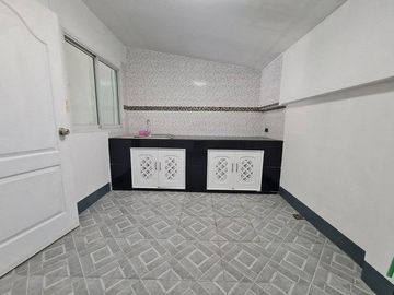 Commercial Building for Rent at Sri Arun Market Chiang Mai