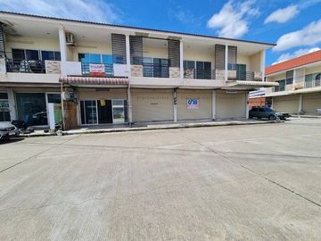Commercial Building for Rent at Sri Arun Market Chiang Mai
