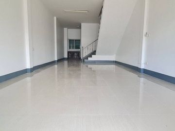 Commercial Building for Rent at Sri Arun Market Chiang Mai