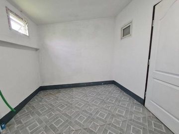 Commercial Building for Rent at Sri Arun Market Chiang Mai