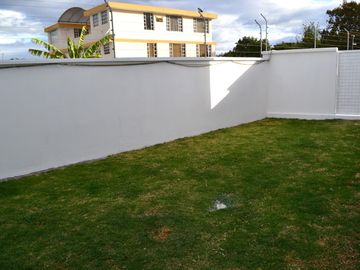 ELEGANTE Y MODERNA CASA