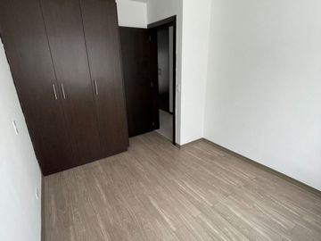 ELEGANTE Y MODERNA CASA