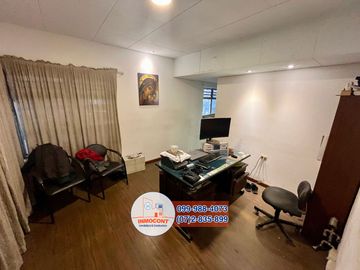 Amplia propiedad con vivienda y nave industrial de venta, Sector Cdla Católica