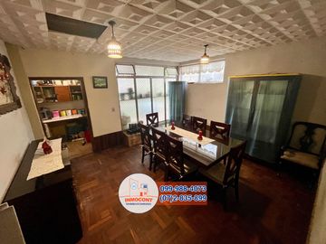 Amplia propiedad con vivienda y nave industrial de venta, Sector Cdla Católica