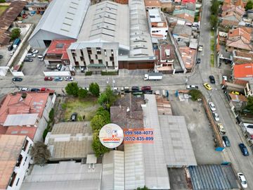Amplia propiedad con vivienda y nave industrial de venta, Sector Cdla Católica