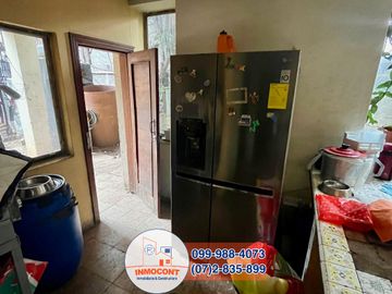 Amplia propiedad con vivienda y nave industrial de venta, Sector Cdla Católica