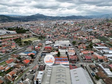 Amplia propiedad con vivienda y nave industrial de venta, Sector Cdla Católica