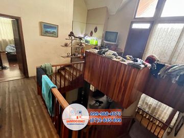 Amplia propiedad con vivienda y nave industrial de venta, Sector Cdla Católica