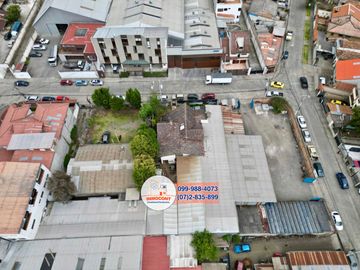 Amplia propiedad con vivienda y nave industrial de venta, Sector Cdla Católica