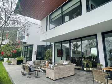 Venta impresionante residencia, a todo lujo. Casuarinas, Surco. la mejor zona de Surco. PARECE ESTRENO
