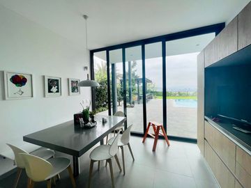 Venta impresionante residencia, a todo lujo. Casuarinas, Surco. la mejor zona de Surco. PARECE ESTRENO