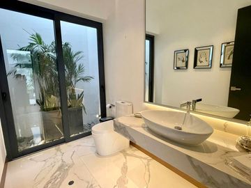 Venta impresionante residencia, a todo lujo. Casuarinas, Surco. la mejor zona de Surco. PARECE ESTRENO