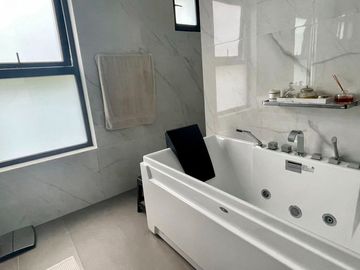 Venta impresionante residencia, a todo lujo. Casuarinas, Surco. la mejor zona de Surco. PARECE ESTRENO