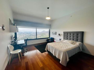 Venta impresionante residencia, a todo lujo. Casuarinas, Surco. la mejor zona de Surco. PARECE ESTRENO