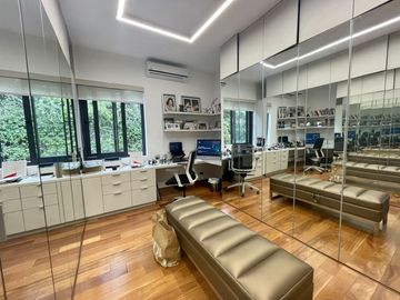Venta impresionante residencia, a todo lujo. Casuarinas, Surco. la mejor zona de Surco. PARECE ESTRENO