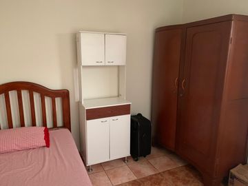 HABITACION ENTRADA INDEPENDIENTE PARA PERSONA SOLA