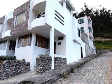Otavalo - Hermosas casas en venta en Miravalle