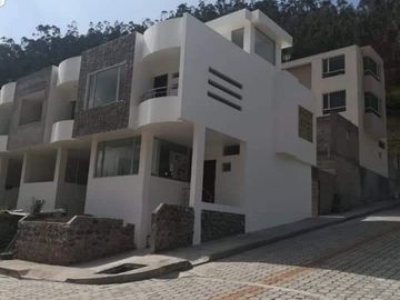 Otavalo - Hermosas casas en venta en Miravalle