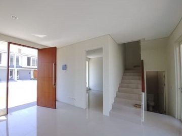 Rumah Citraland Northwest Park Pakal Baru Gress Surabaya Barat Semi Furnish dekat Lakarsantri Lontar Manukan