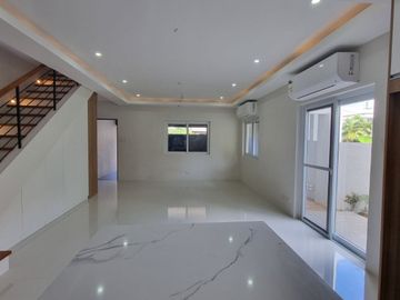 VTG - FOR SALE: 4 Bedroom House in Science Ville, Parañaque