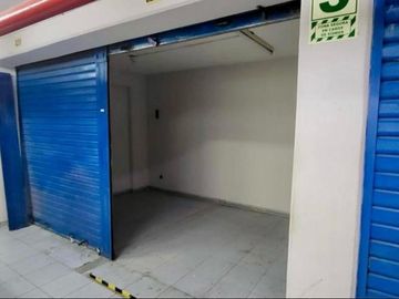 Local comercial 118 de 9 mt Primer piso en Gamarra