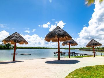 Penthouse con vista a la laguna, jacuzzi y terraza privada, en venta Cancún.