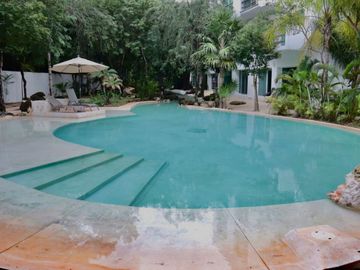 Penthouse con vista a la laguna, jacuzzi y terraza privada, en venta Cancún.