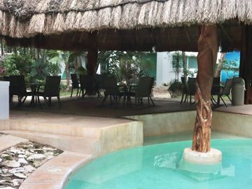 Penthouse con vista a la laguna, jacuzzi y terraza privada, en venta Cancún.