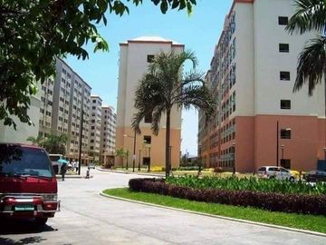 1OK MONTHLY  1 bedroom 40 sqm loft type Very affordable Rent to own condo  5% down payment 0% interest  near BGC,,eastwood ,tiendesitas