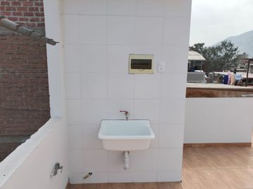 Casa 5 Pisos Urb. Los Jardines de San Juan. San Juan de Lurigancho
