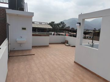 Casa 5 Pisos Urb. Los Jardines de San Juan. San Juan de Lurigancho