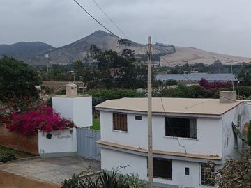 EN VENTA BONITA CASA DE CAMPO CON GRAN ÁREA EN PACHACAMAC