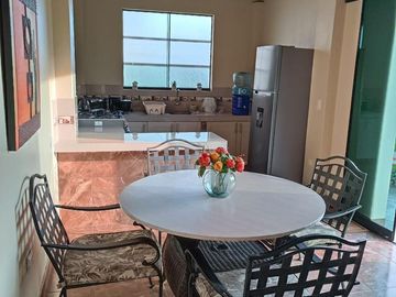 EN VENTA BONITA CASA DE CAMPO CON GRAN ÁREA EN PACHACAMAC