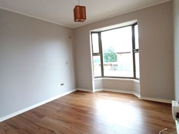 Bosque Sur, Casa de esquina 140MT2 $ 229.000----.