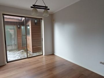 Bosque Sur, Casa de esquina 140MT2 $ 229.000----.