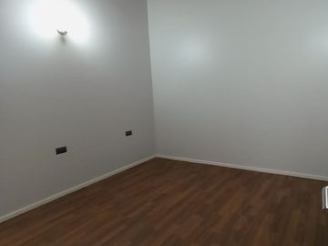 Bosque Sur, Casa de esquina 140MT2 $ 229.000----.