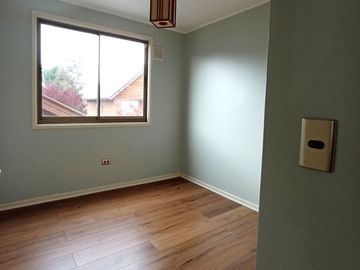 Bosque Sur, Casa de esquina 140MT2 $ 229.000----.
