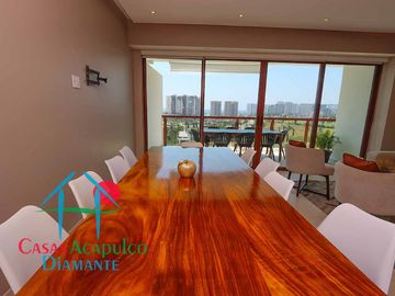 Depa de playa en renta mensual y vacacional. Terraza con vista a los jardines y albercas
