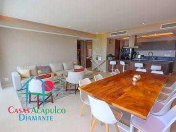 Depa de playa en renta mensual y vacacional. Terraza con vista a los jardines y albercas
