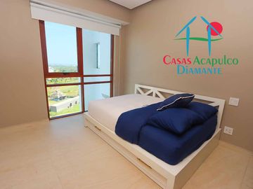 Depa de playa en renta mensual y vacacional. Terraza con vista a los jardines y albercas