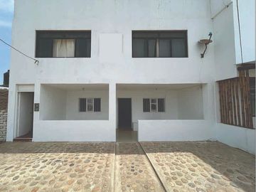 HERMOSA CASA DE PLAYA FRENTE AL MAR 6DORMITORIOS EN EL BALNEARIO DE PUEMAPE – PACASMAYO