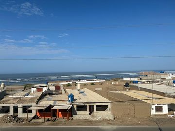 HERMOSA CASA DE PLAYA FRENTE AL MAR 6DORMITORIOS EN EL BALNEARIO DE PUEMAPE – PACASMAYO
